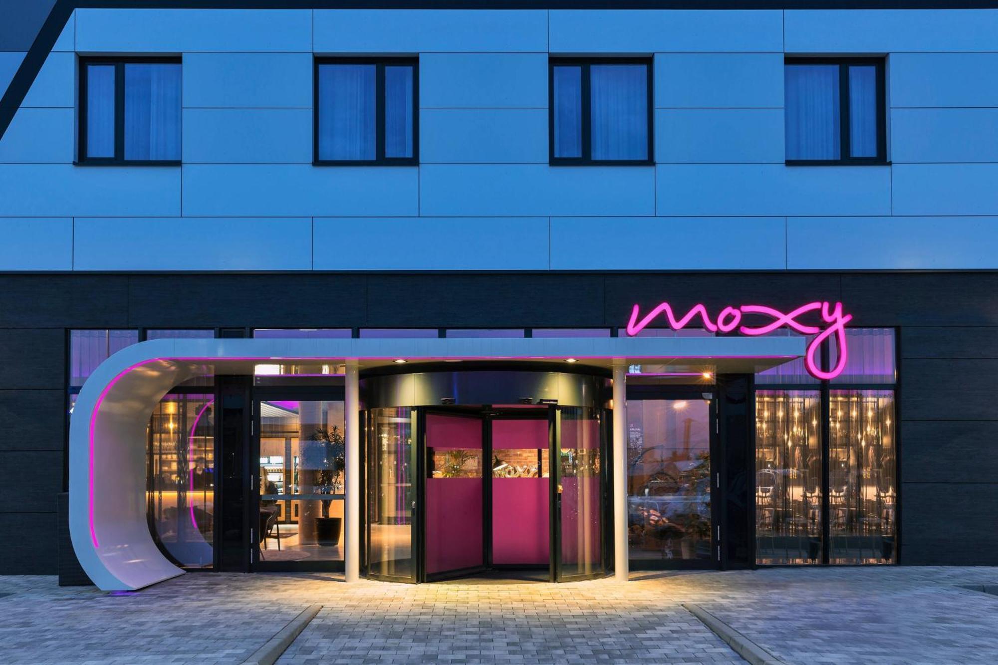 מלון Moxy Frankfurt Airport קלסטרבאך מראה חיצוני תמונה